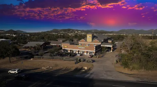 Texas Bungalows Hotel & Hotel Que at Lakeline Austin Cedar Park Hotels in Cedar Park