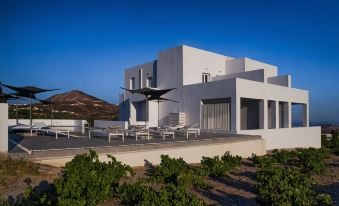 May Seven Suites - Adults Only