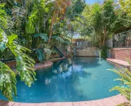 Sacred Mountain Lodge Hotels in Kommetjie