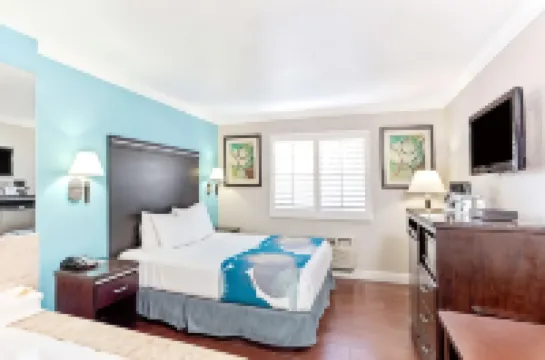 คาบานา อินน์ แอนด์ สวีทส์