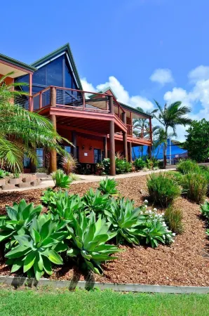 Escape 1770 Motel - No Kids - No Smoking - No Partying