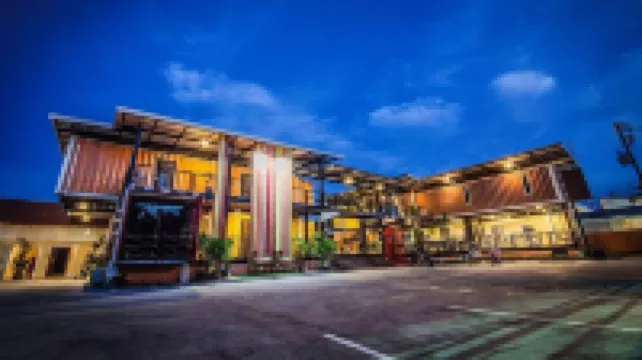 Retro Box Hotel Chumphon