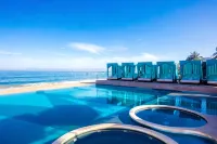 Almar Resort Luxury LGBT Beach Front Experience - de playa