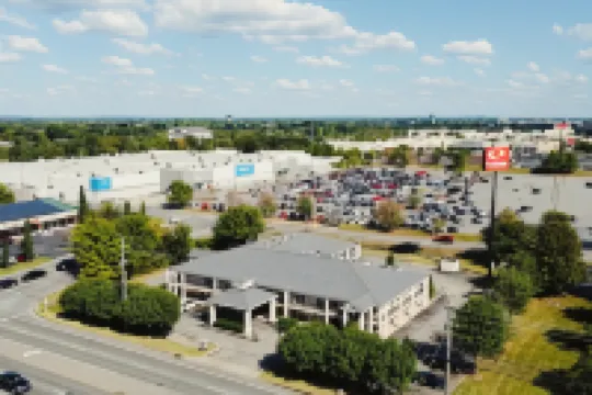 อีโคโน ลอดจ์ อินน์ แอนด์ สวีทส์ เมอร์ฟรีสโบโร ช้อปปิ้ง ดิสทริค