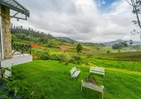 AJ Gable Clouds Ooty by Voye Homes - Serene Stay Near Avalanche Emerald Lake - Kitchenette
