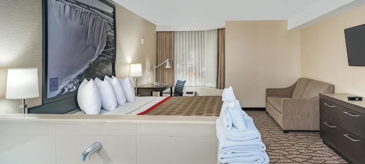 Ramada by Wyndham Niagara Falls Near the Falls Hotels in Niagara Falls