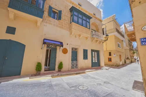 Maria Rosa Suites Hotels in Xlendi