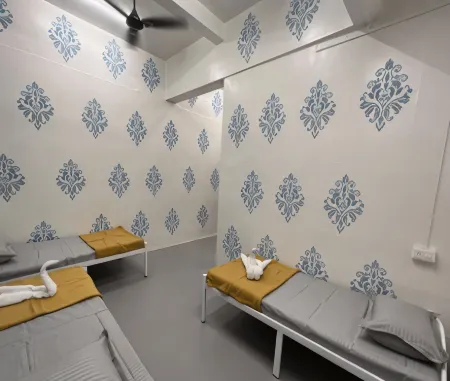 Backpackers Hostel Отели в г. Мокарвади