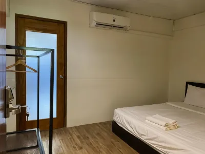 Boundary Hostel and Cafe