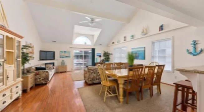 January-May 3 Night Min 2026 5 Bedroom3 Bath 1 Block to the Beach and Boards