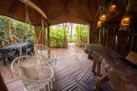 The Corbin Guest House Hotels in Goidhoo