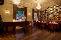 Harcourt Hotel - breakfast
