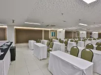 Mega Moda Goiania Hotel Hotels near Civic Square