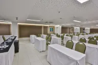 Mega Moda Goiania Hotel