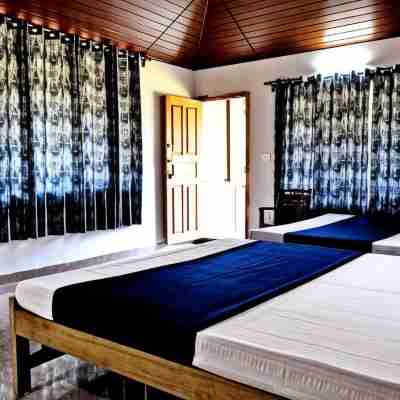 Sirimane Homestay - Swimming Pool, Food, Near to Falls & Trek Rooms