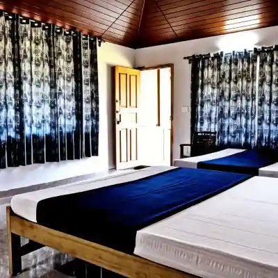 Sirimane Homestay - Swimming Pool, Food, Near to Falls & Trek Rooms