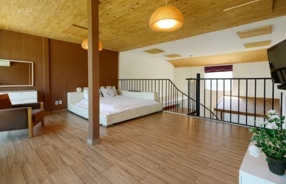 加平滿水泳池別墅酒店