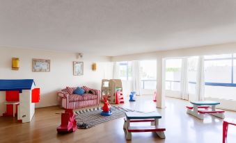 MR. Mar Suites