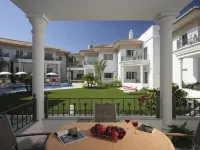 Apartamentos Marina Turquesa โรงแรมในเนร์คา