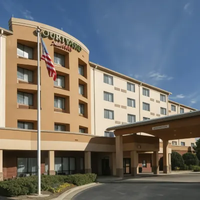 Courtyard Atlanta Buford Mall of Georgia Hotels near Ivy Creek Trailhead
