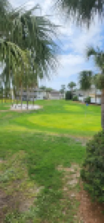 2/2, Sleeps 6, 9 hole golf course on site, pool out your front door, 8 min.beach