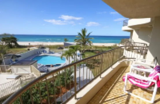 San Simeon Beachfront Apartments Tugun