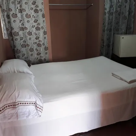 Apartahotel Next Nivel - Queen Room with Fan