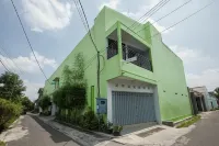 RedDoorz Syariah at Kartohardjo Madiun Hôtels à : Munggut