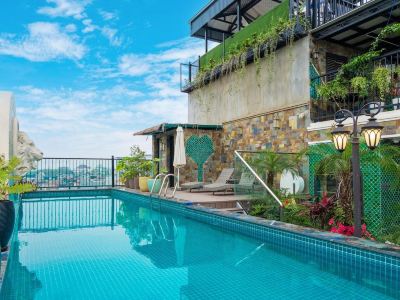 Nature Hotel - Ba Dinh
