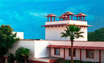 Trident, Agra