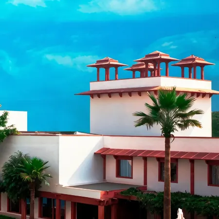 Trident, Agra