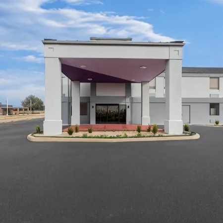 Spark by Hilton Muskogee