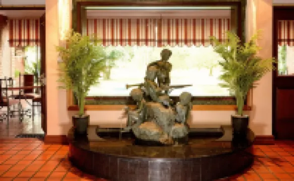 The Woodpecker Inn