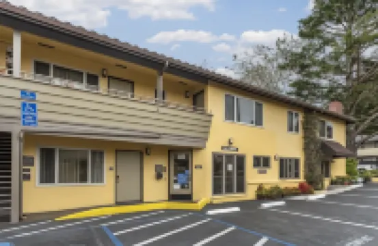 Best Western Carmels Town House Lodge