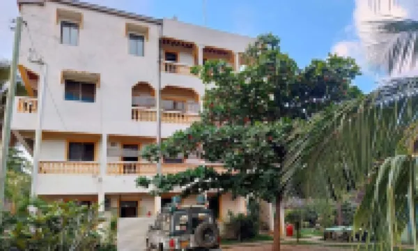 British Hotel Mpeketoni Отели в г. 