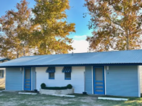 Oasis Lake Buchanan Hotels in Llano County