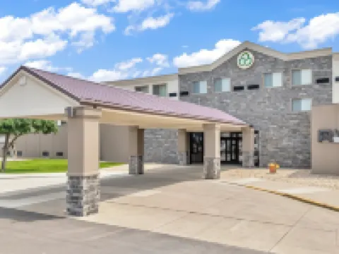 Crossroads Hotel and Huron Event Center Hotels in Huron