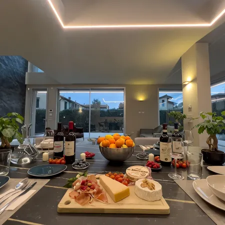 Luxury Villa Gated Parking EV Charge 7Min to Duomo