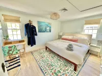 Beachfront - Sauna - Screened Patio - 2 King Beds - Dogs Encouraged! - 4 tähden