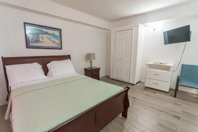 Breathtaking Seafront,  5 bdrm Guesthouse in Jimmit. Perfect for groups. Hotels in 