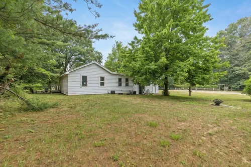 Pet-Friendly Retreat, Walk to Downtown