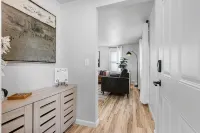 Gatsby Hideaway:  Boutique stay less than a mile to Lambeau Field - 3-Star