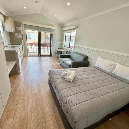 Heatherbrae Holiday Village