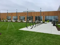 NEW Sleek, Contemporary Home Near Med School - 3-Star
