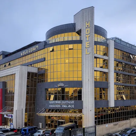 Golden Palace Hotel & Pool Отели рядом с достопримечательностью «Станция метро Грмагеле»