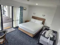 Botany Palms Motel Hotels near Howick