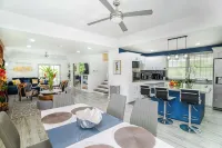 Truly a "Beach House 'N' Paradise" Saint Lucia W.I