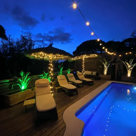 Beautiful studio/apartment with air conditioning and use of pool.