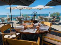 Grand Hotel Des Sablettes Plage, Curio Collection By Hilton - breakfast