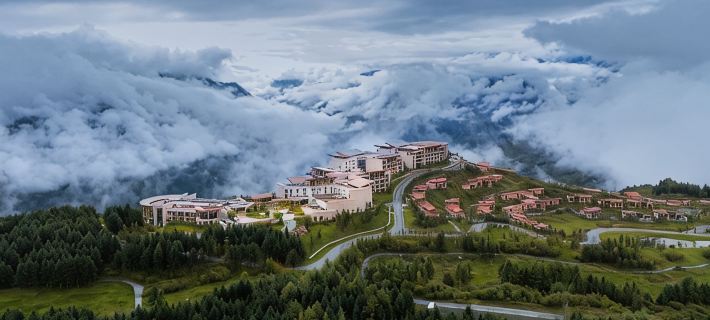 Banyan Tree Jiuzhaigou Отели в г. Цзючжайгоу